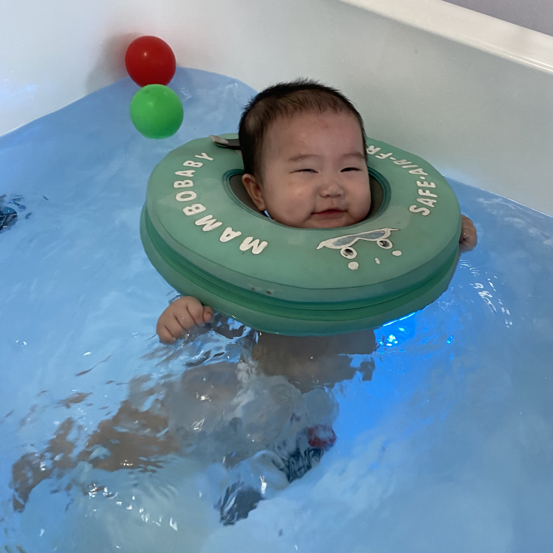 Bơi thủy liệu cho bé trường Tuổi Thần Tiên